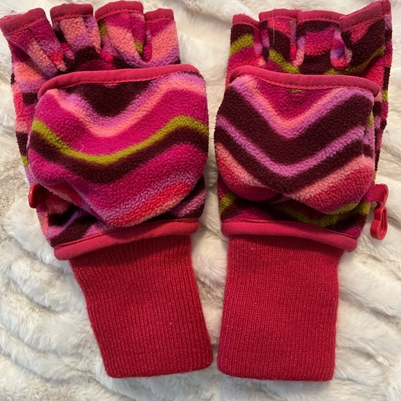 Hanna Andersson Hat and Gloves Set - Picture 2 of 3